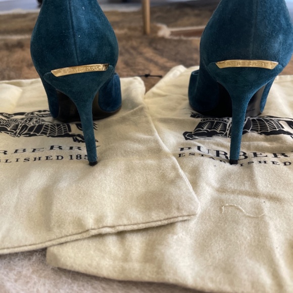 Burberry suede heels - Picture 3 of 5